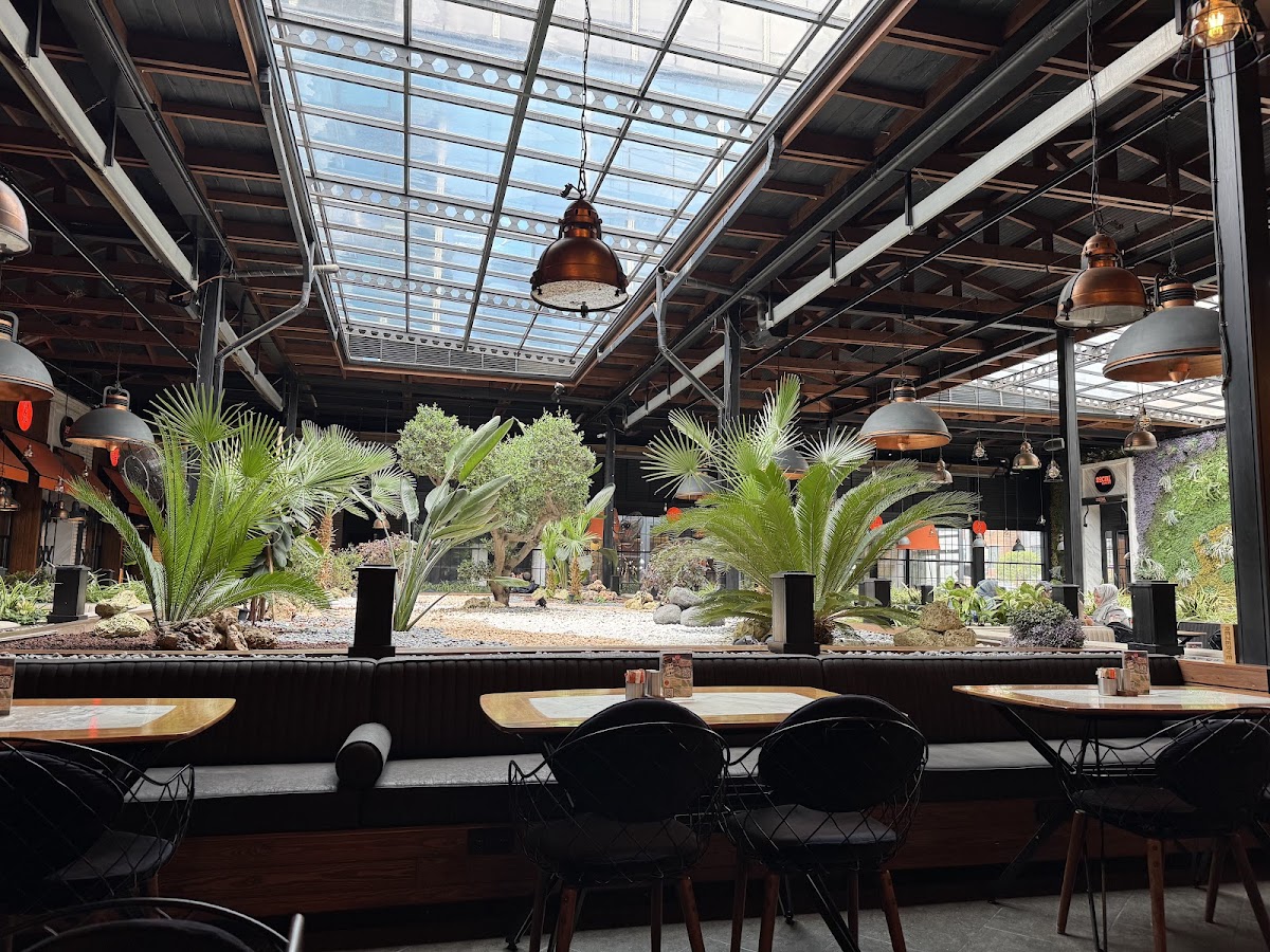 Social Lounge Restaurant Cafe & Bakery-4