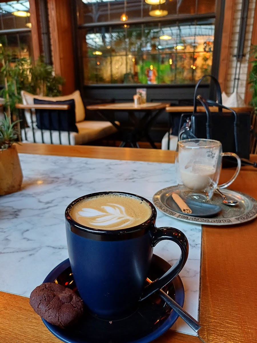 Social Lounge Restaurant Cafe & Bakery-6