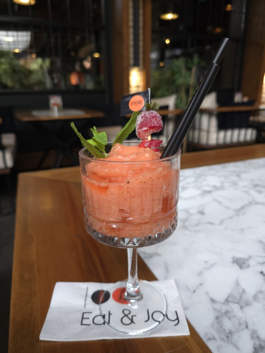 Social Lounge Restaurant Cafe & Bakery-7